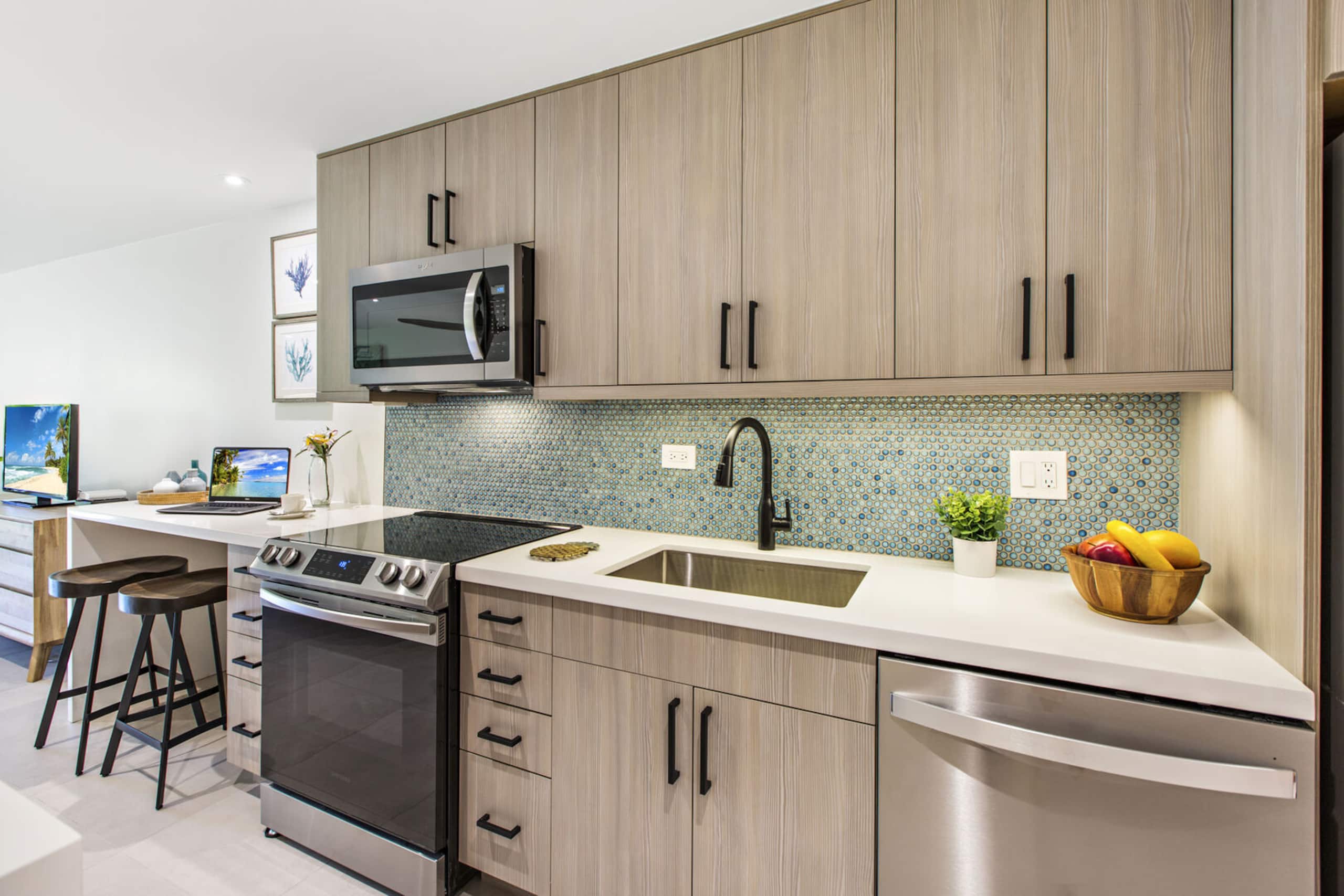 Condo in Lahaina · ★4.76 · 1 bedroom · 2 beds · 1 private bath - Image 14