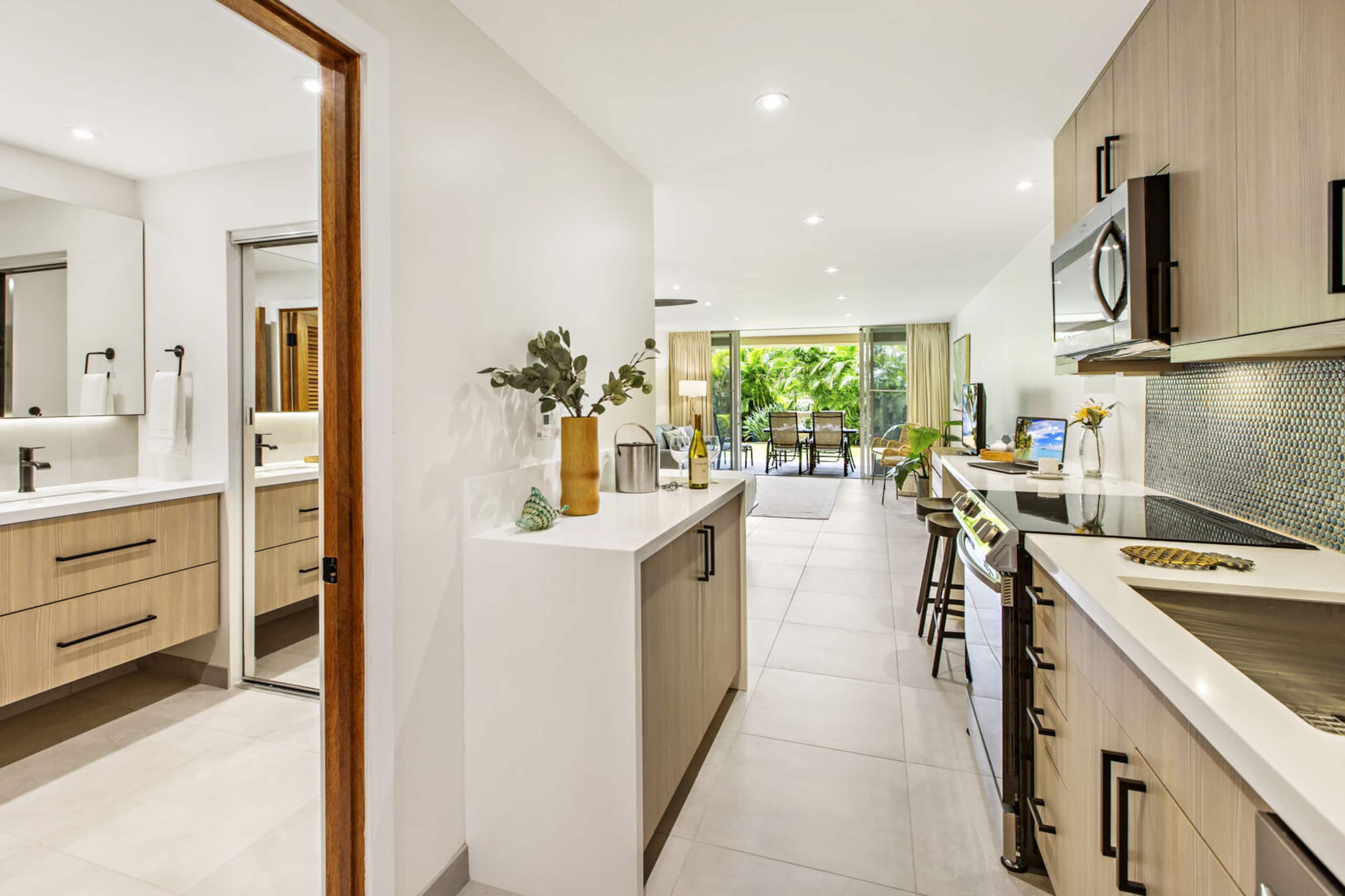Condo in Lahaina · ★4.76 · 1 bedroom · 2 beds · 1 private bath - Image 18