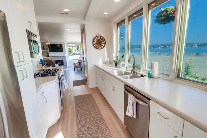 Bayside Bliss | 2BR Coastal Retreat w/ Water Views gallery image 3