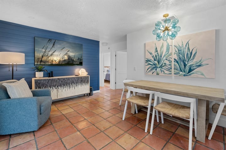 Blue Agave Villa by Beach Boutique Rentals - Cottages for Rent in Holmes  Beach, Florida, United States - Airbnb