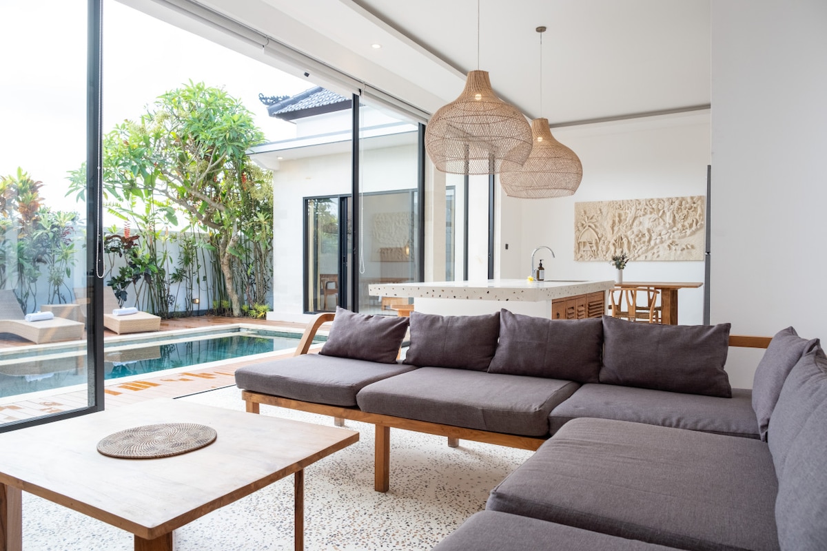 Villa in Kecamatan Ubud · ★4.38 · 2 bedrooms · 3 beds · 2 private baths, порівнянний Airbnb