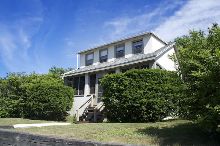 Long Beach House: 285 Feet From The Sand - Penzance Road, MA