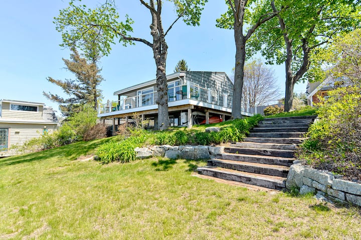 Terra Nova Cottage: Stunning River Views & Sunsets - Hamilton, MA