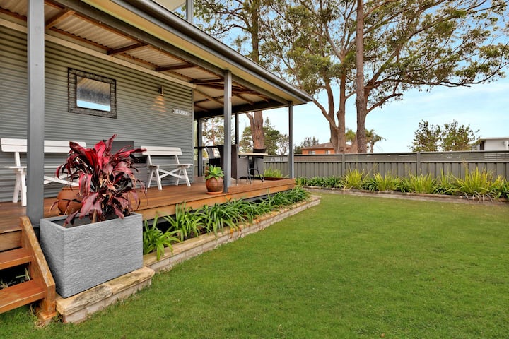 Whale Song - Pet-friendly Home Steps To The Beach - Huskisson