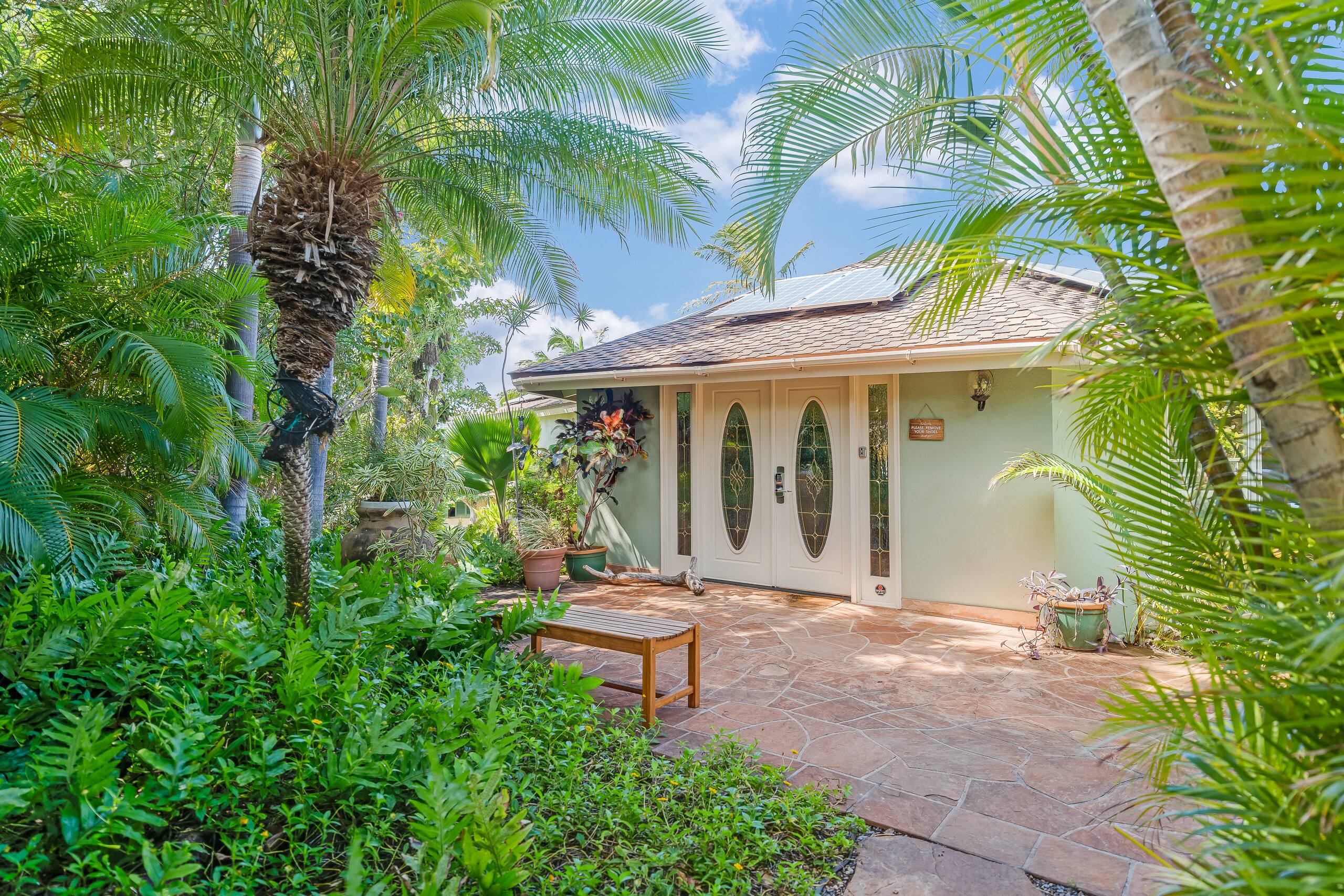 Home in Lahaina · ★4.67 · 4 bedrooms · 6 beds · 3 baths - Image 30