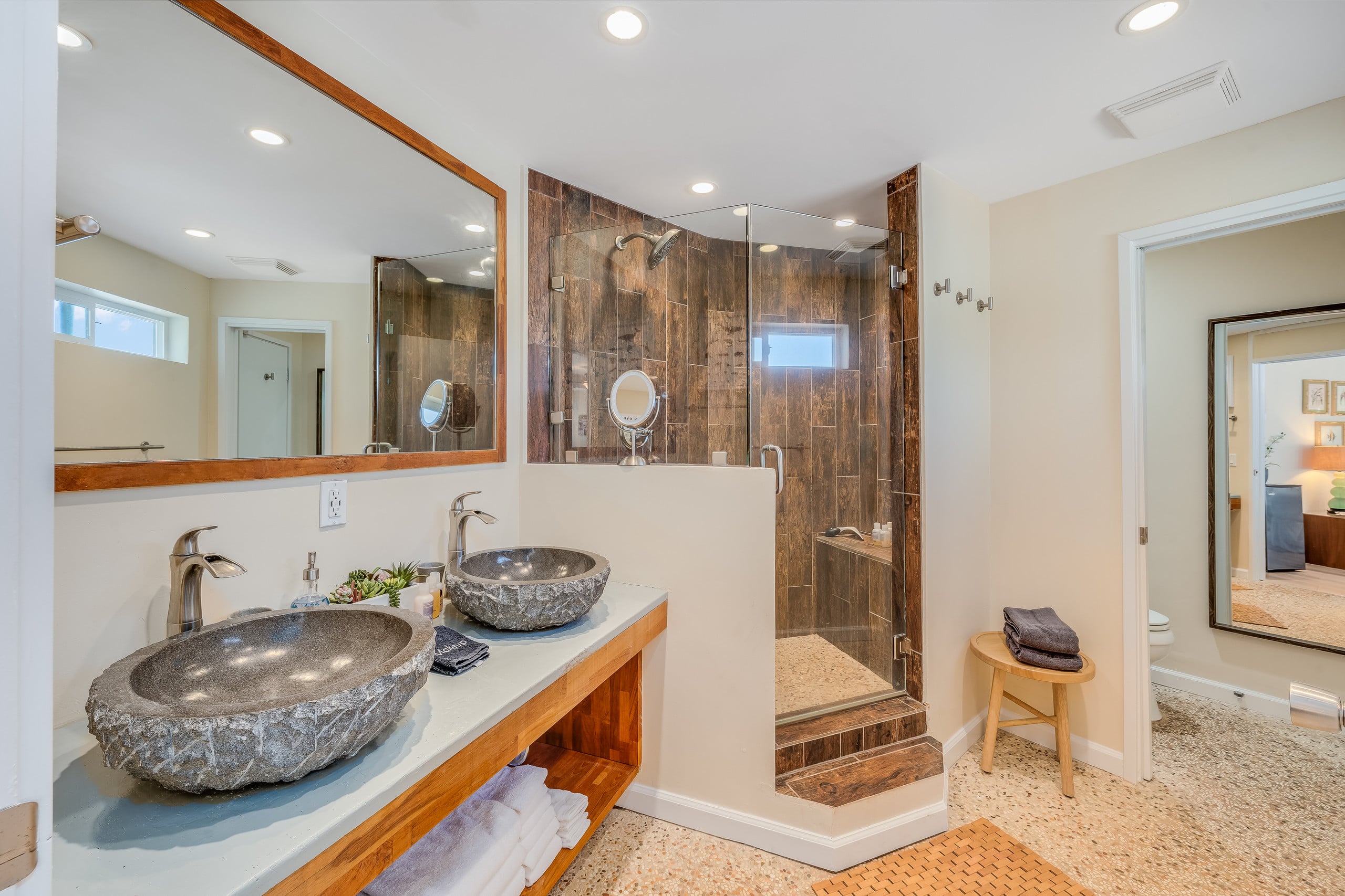 Home in Lahaina · ★4.67 · 4 bedrooms · 6 beds · 3 baths - Image 24