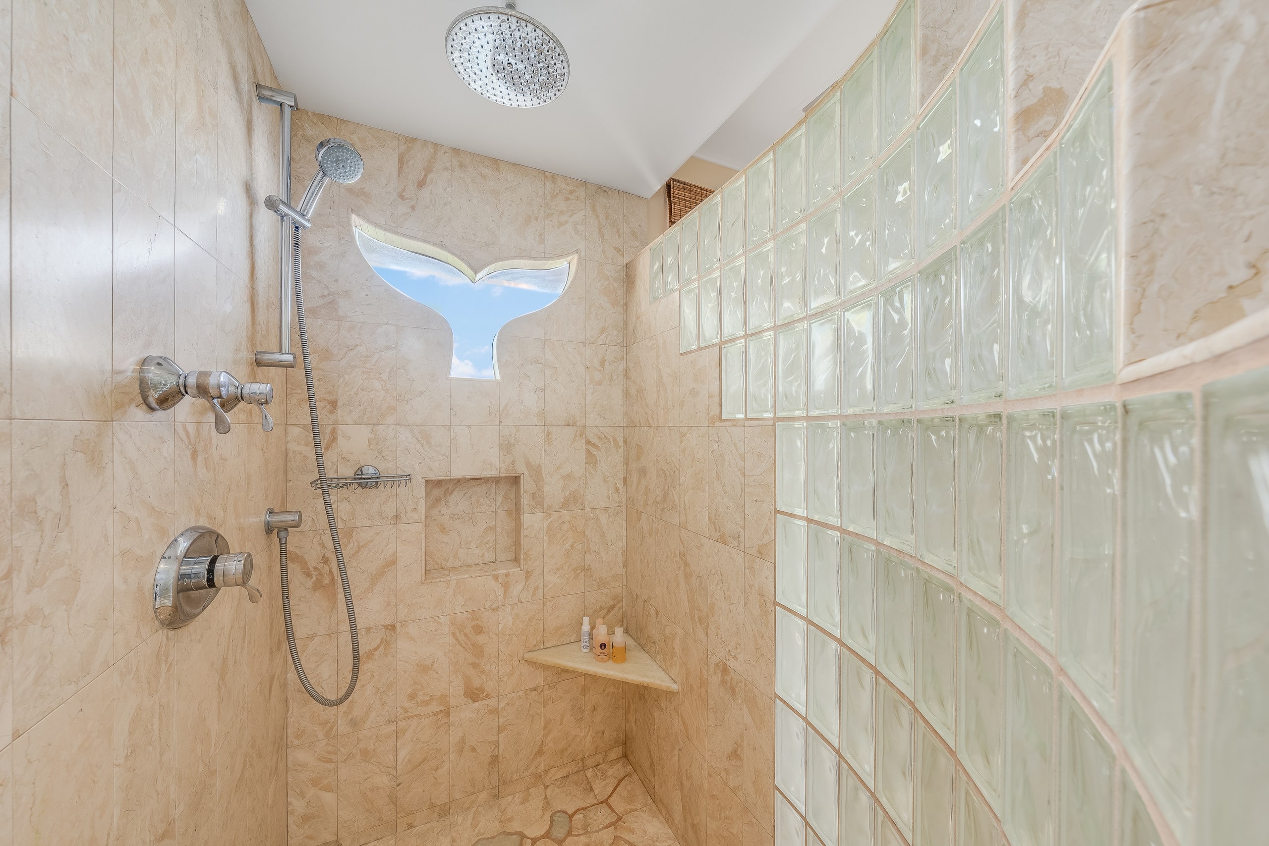 Home in Lahaina · ★4.67 · 4 bedrooms · 6 beds · 3 baths - Image 20
