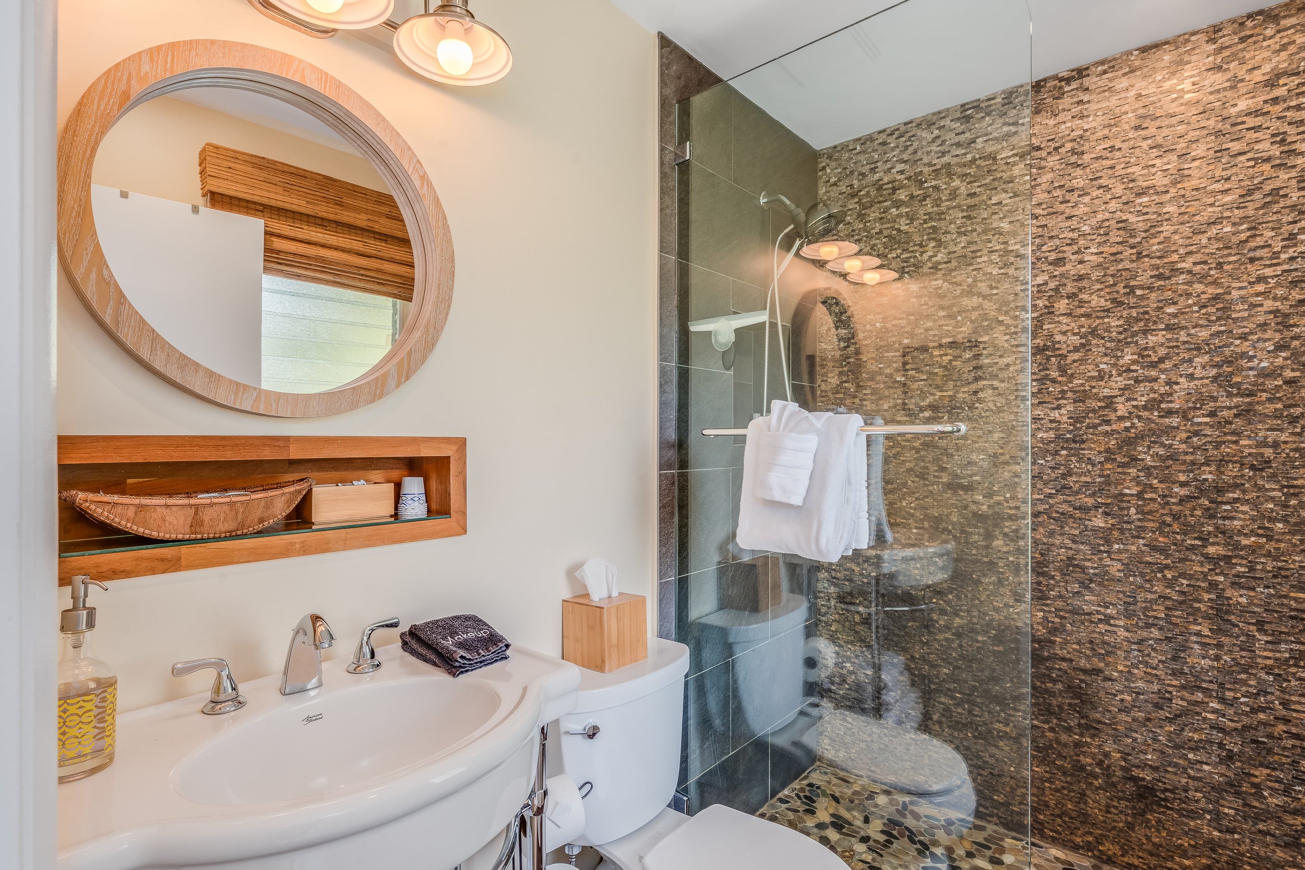 Home in Lahaina · ★4.67 · 4 bedrooms · 6 beds · 3 baths - Image 23