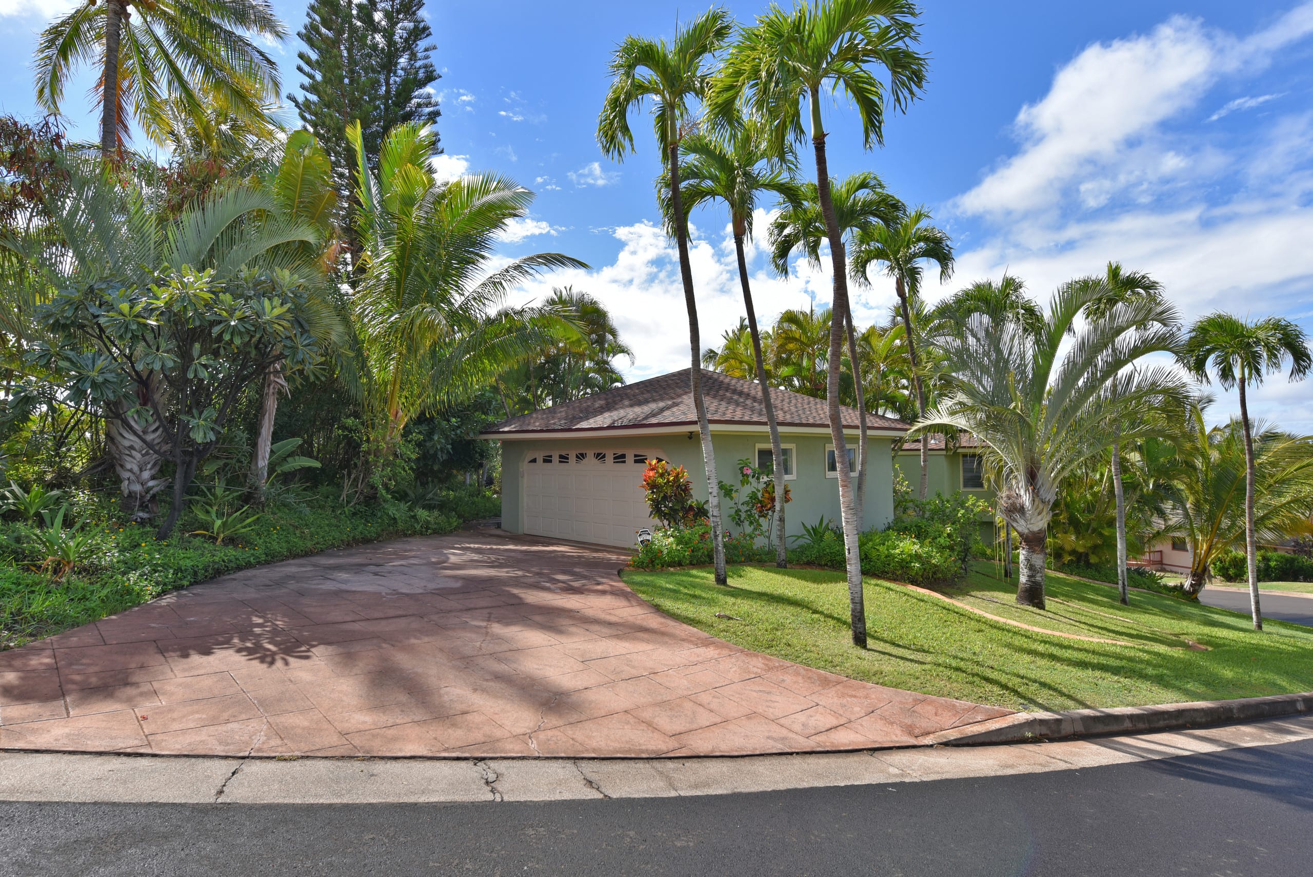 Home in Lahaina · ★4.67 · 4 bedrooms · 6 beds · 3 baths - Image 29