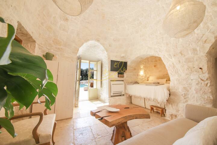 TD Trulli di Carole Renovated Trulli with Pool gallery image 4
