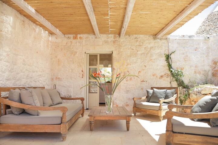 TD Trulli di Carole Renovated Trulli with Pool gallery image 3