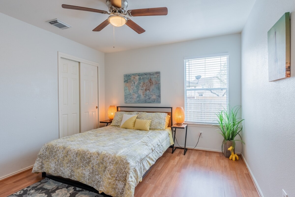 חדר שינה שלישי - מיטת קווין