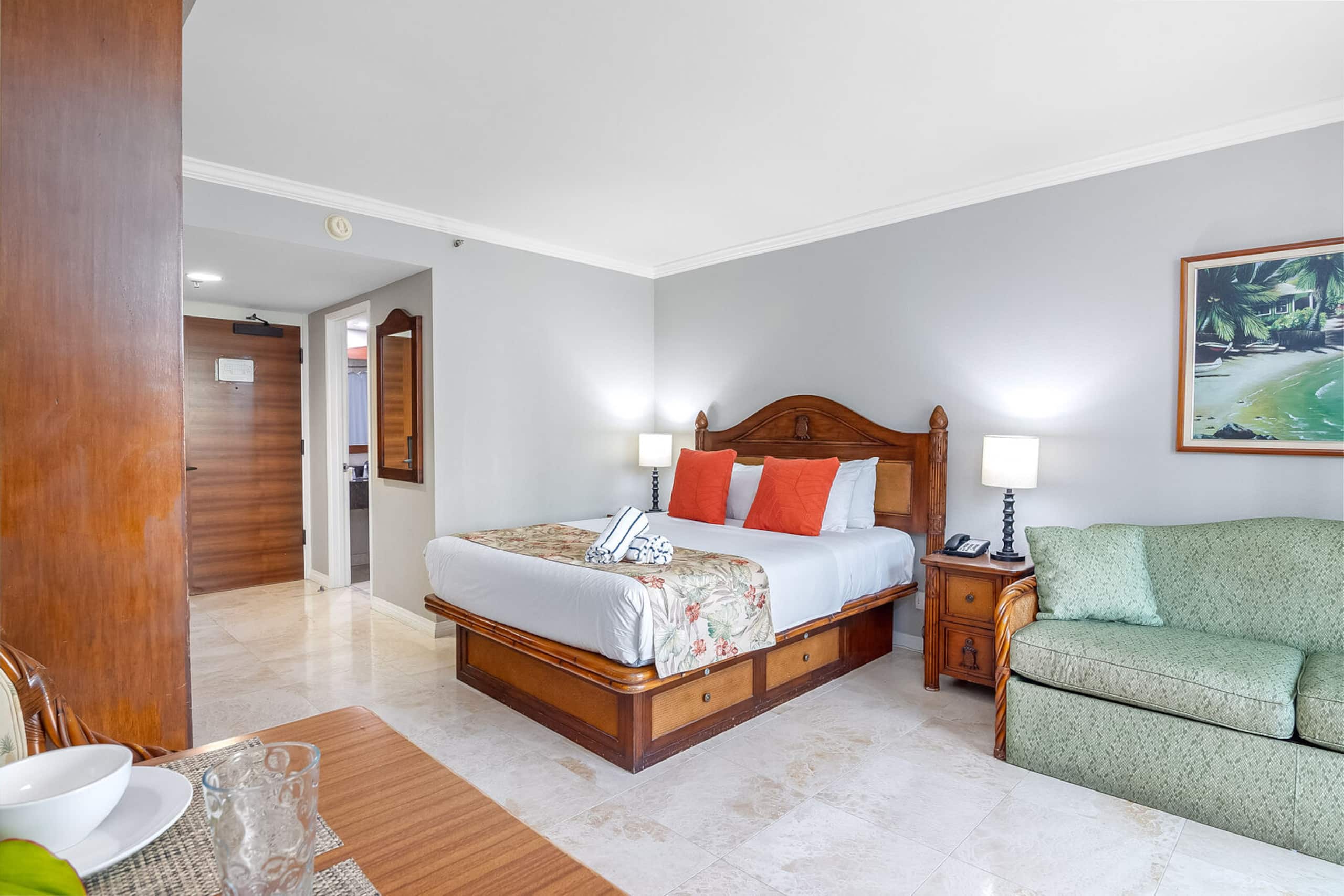 Condo in Honolulu · ★4.76 · 1 bedroom · 3 beds · 1 private bath - Image 10