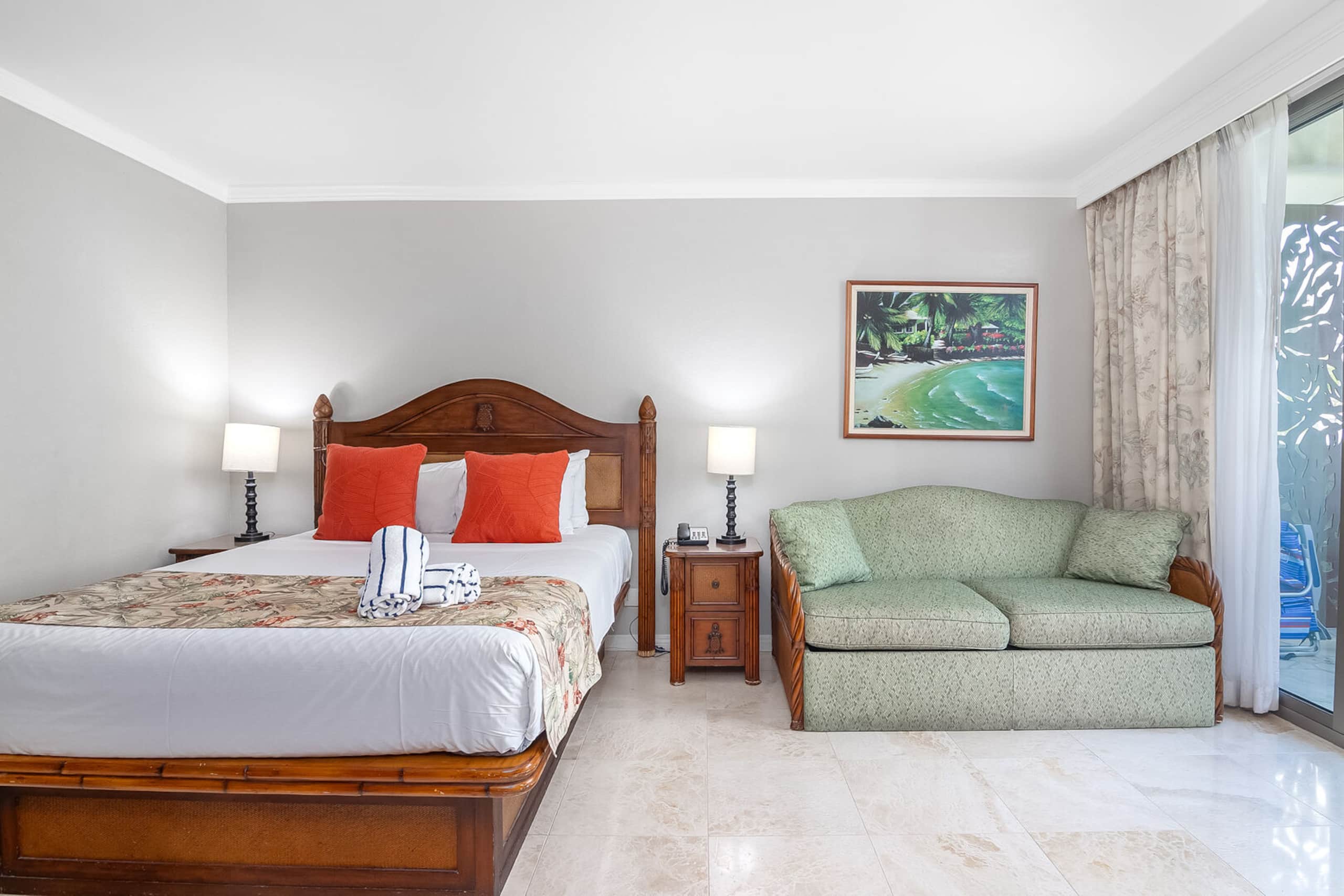 Condo in Honolulu · ★4.76 · 1 bedroom · 3 beds · 1 private bath - Image 7
