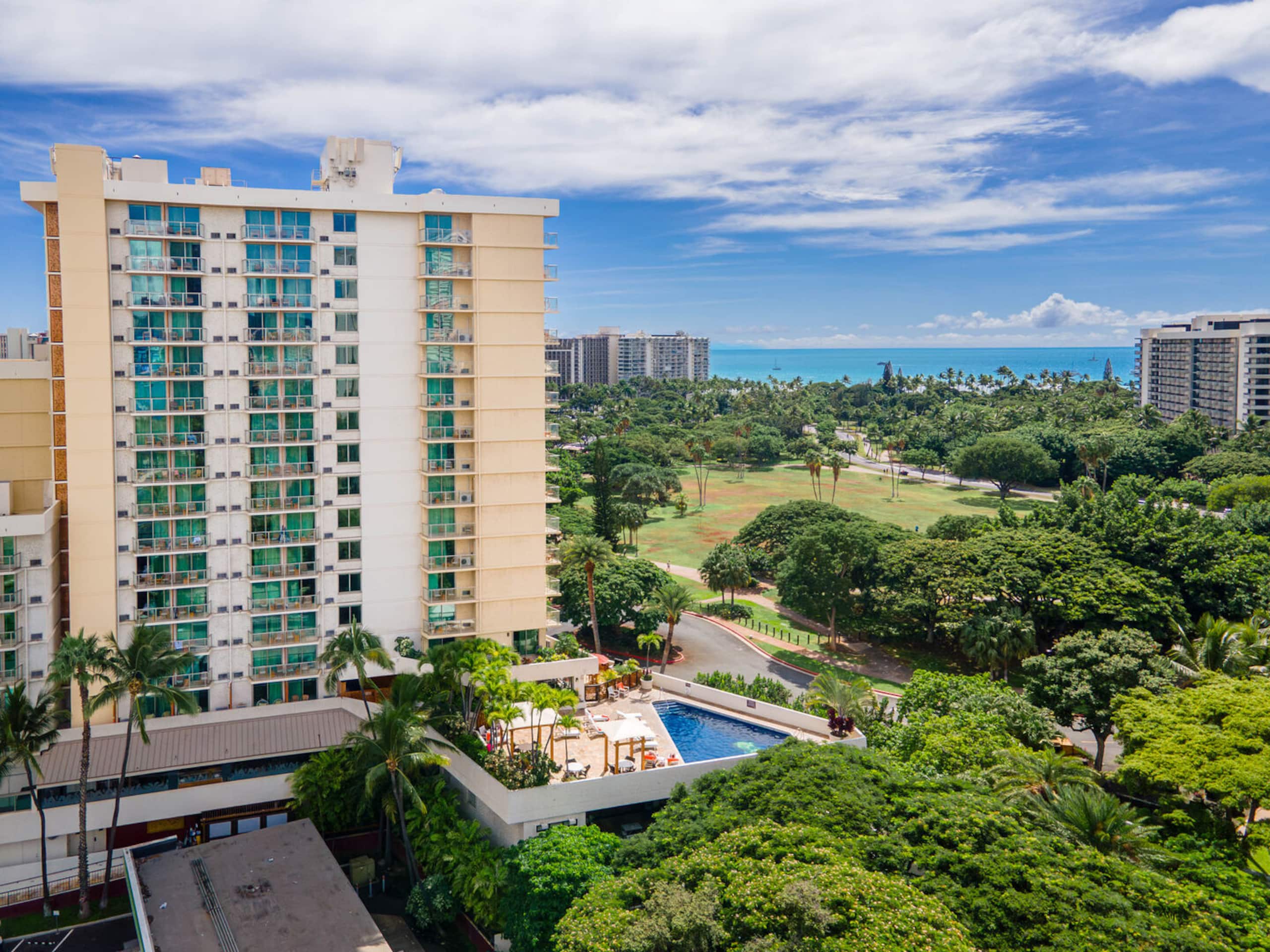 Condo in Honolulu · ★4.76 · 1 bedroom · 3 beds · 1 private bath - Image 45