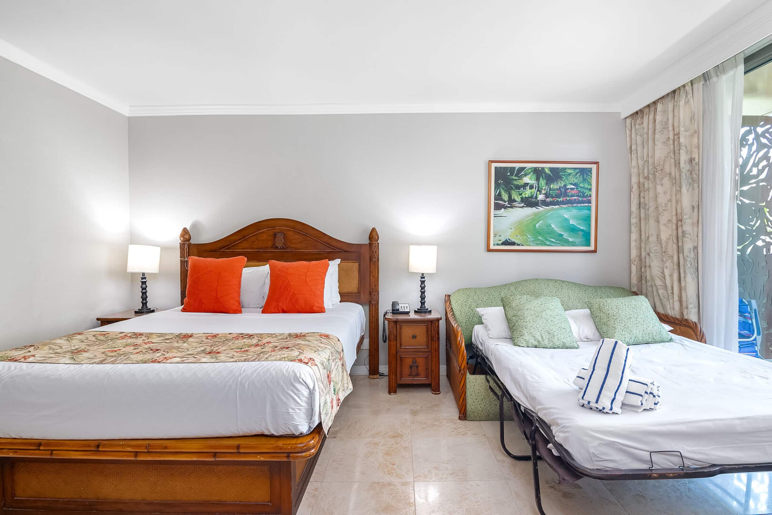 Condo in Honolulu · ★4.76 · 1 bedroom · 3 beds · 1 private bath - Image 8