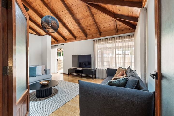 Prowse Beach House—Family Fun & Ocean Adventures gallery image 2