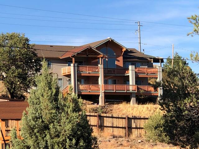 Prescott Cabin Rentals managed Airbnb listing 1