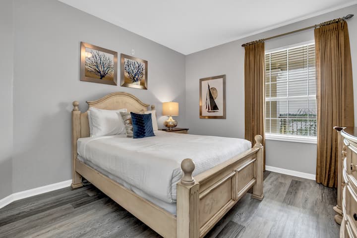 Acogedor nido chic: experimenta la mezcla perfecta de comodidad y sofisticación en nuestro acogedor refugio de habitaciones chic, diseñado para una escapada tranquila