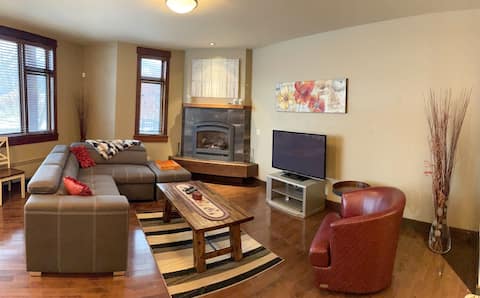 901 Luxury Condos l Dog Friendly