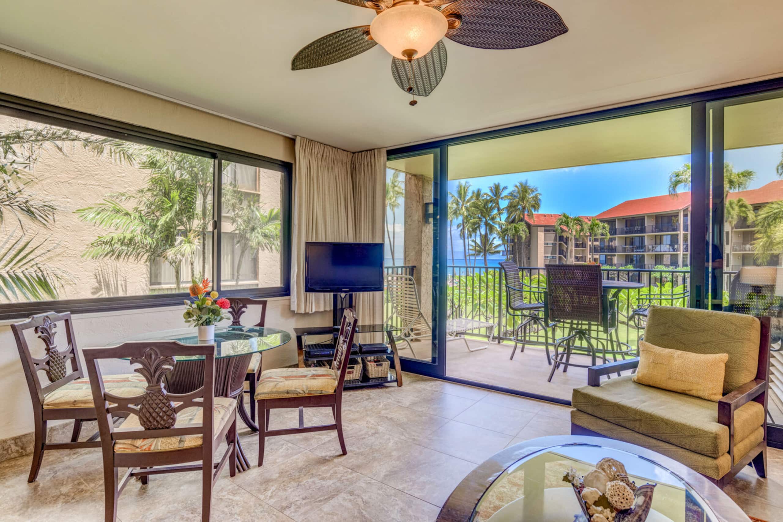 Condo in Lahaina · ★4.68 · 1 bedroom · 2 beds · 1 bath - Image 4