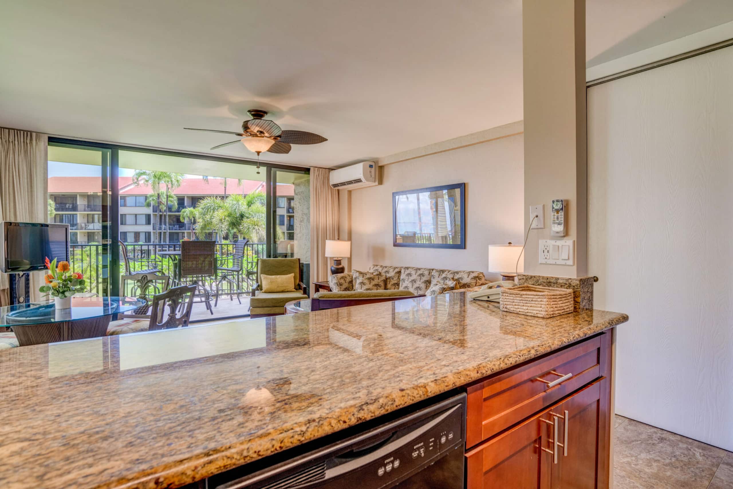 Condo in Lahaina · ★4.68 · 1 bedroom · 2 beds · 1 bath - Image 9