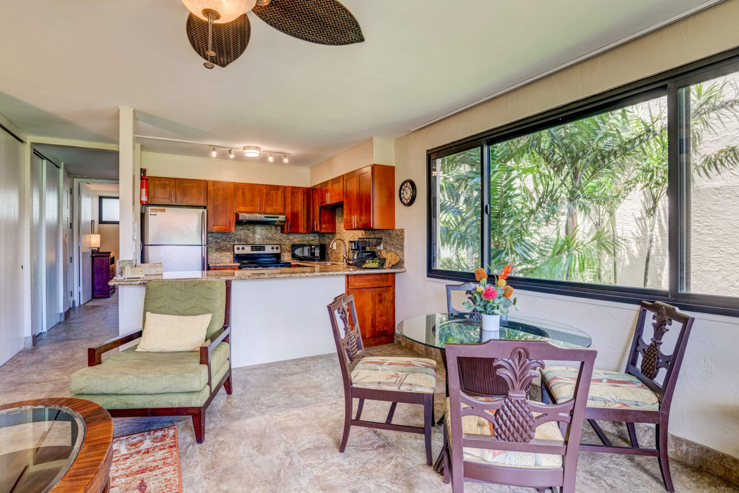 Condo in Lahaina · ★4.68 · 1 bedroom · 2 beds · 1 bath - Image 5