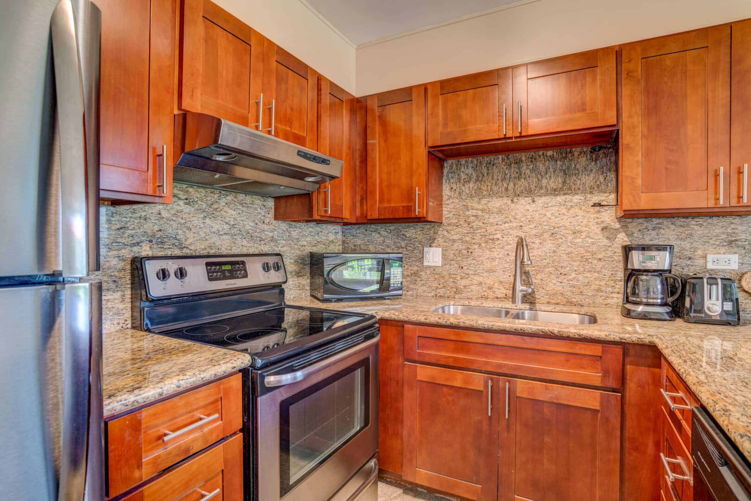 Condo in Lahaina · ★4.68 · 1 bedroom · 2 beds · 1 bath - Image 7