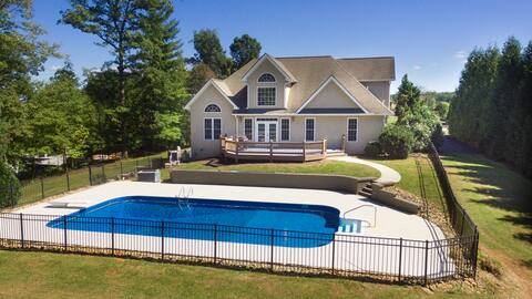 Perfect for family. Luxurious home near Asheville!