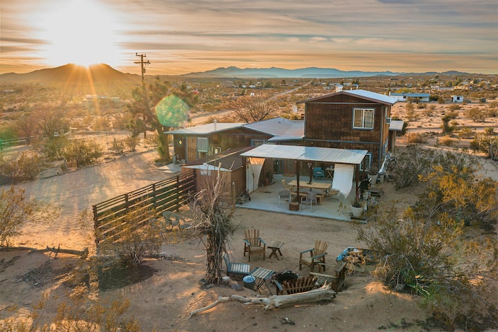 Restored 1950s Homestead | Diamond Sky Retreat - Houses for Rent