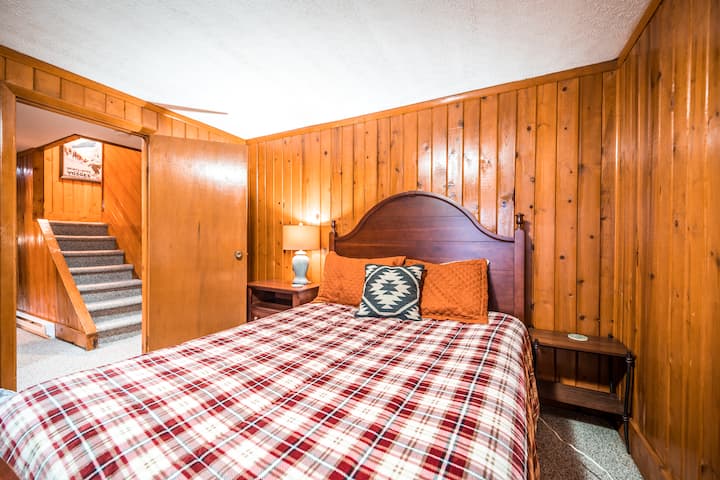 Alquileres vacacionales en Elevation - Land 's End 10 - Dormitorio 2 con cama queen