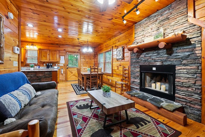 New Hot Tub Grt Wifi Pool Table Sleeps10 Family - Blue Ridge, GA