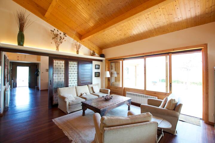 Impresionant Xalet la Roca Forada gallery image 3