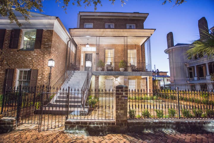 Gorgeous Estate Near Forsyth By Lucky Savannah - Savannah, GA