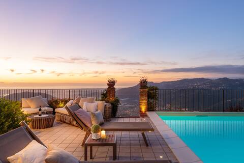 Villa Riviera: Luxury Villa with Pool and Seaview,