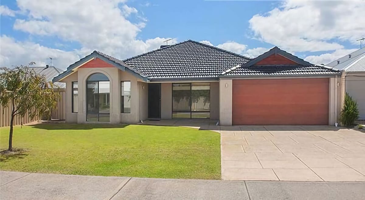 Successful Airbnb property: Wagon Holiday Home in Broadwater