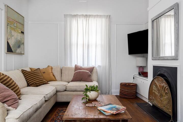 Gidgets House and Studio – sleeps up to 12 guests gallery image 4