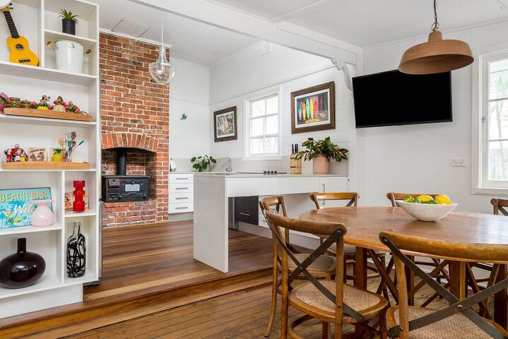 Gidgets House and Studio – sleeps up to 12 guests gallery image 2