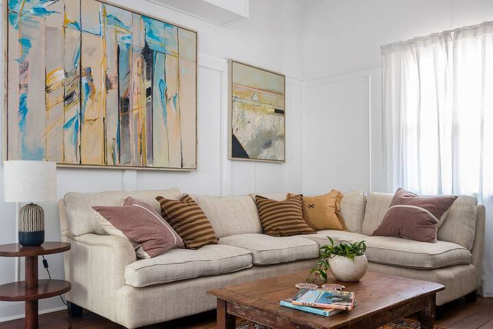 Gidgets House and Studio – sleeps up to 12 guests gallery image 5