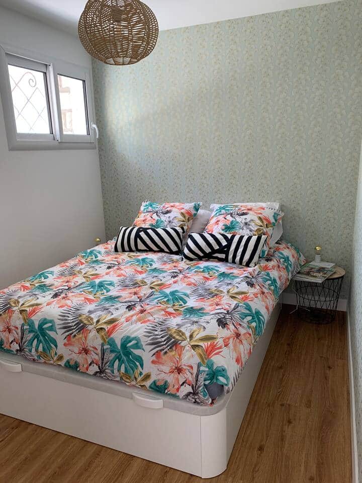 Სიახლე: ბინა ფეხებით წყალში