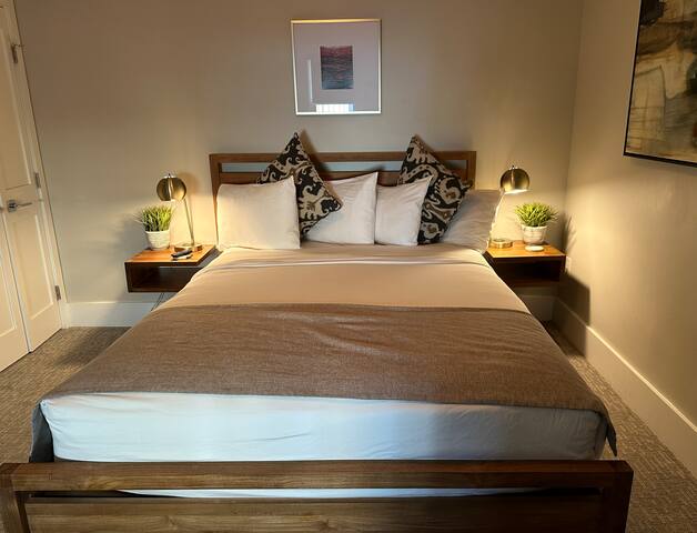 Entire Modern 7 Unit 7 Bath Boutique Inn gallery image 2