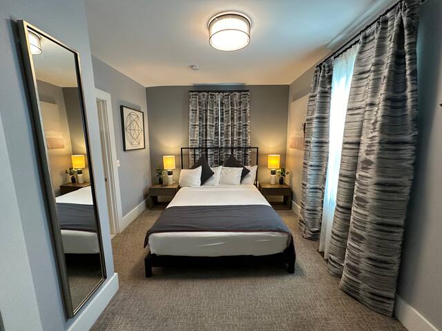 Entire Modern 7 Unit 7 Bath Boutique Inn gallery image 4