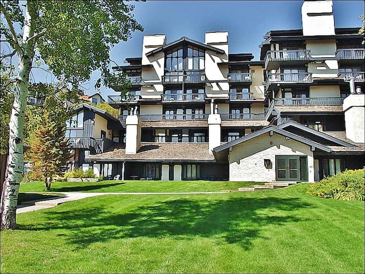 Top Floor - Walk To Base, Hot Tubs, Balcony, Views - Steamboat Springs, CO