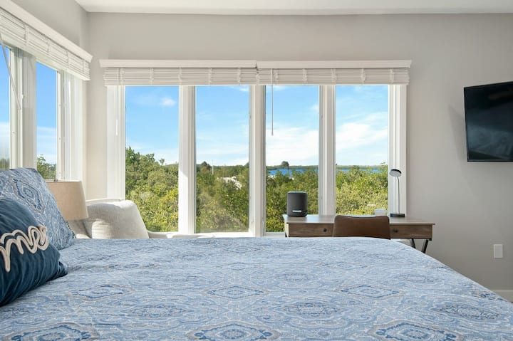 The Tree House! Beautiful Townhome In Longboat Key With Great Amenities Surrounded By Nature! - Longboat Key, FL