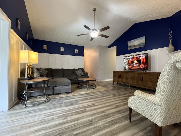 Жив Rm с 65 - инчов смарт телевизор!