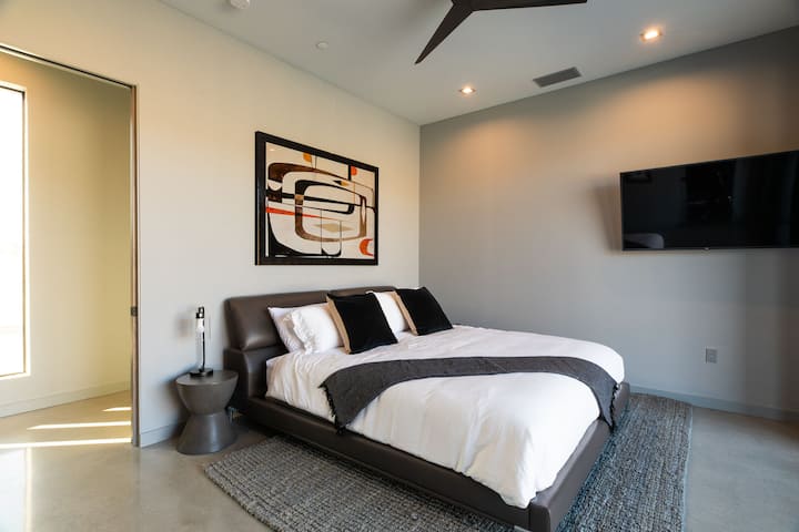 King bed in bedroom 2