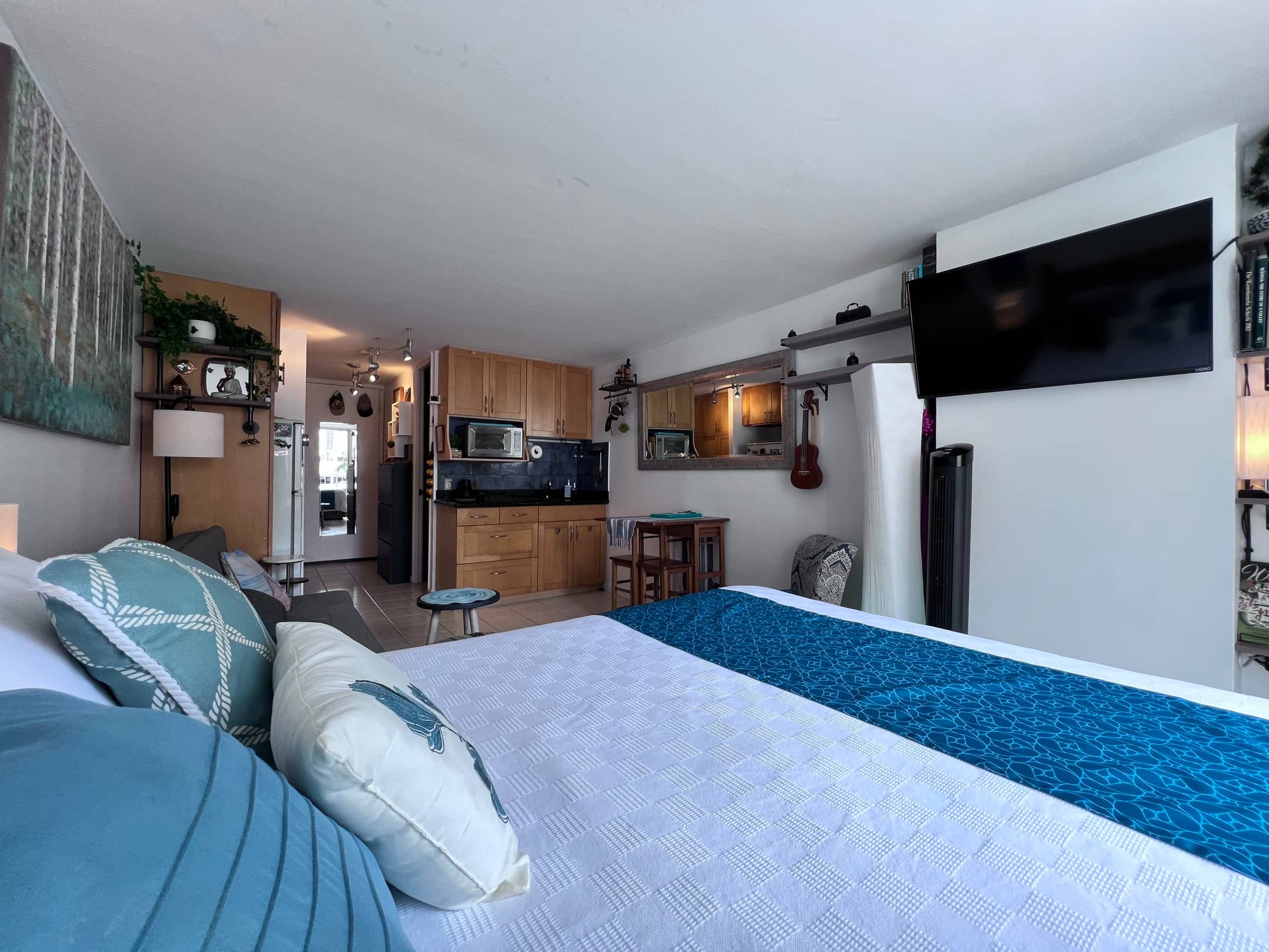 Condo in Honolulu · ★4.89 · 1 bedroom · 1 bed · 1 private bath - Image 6