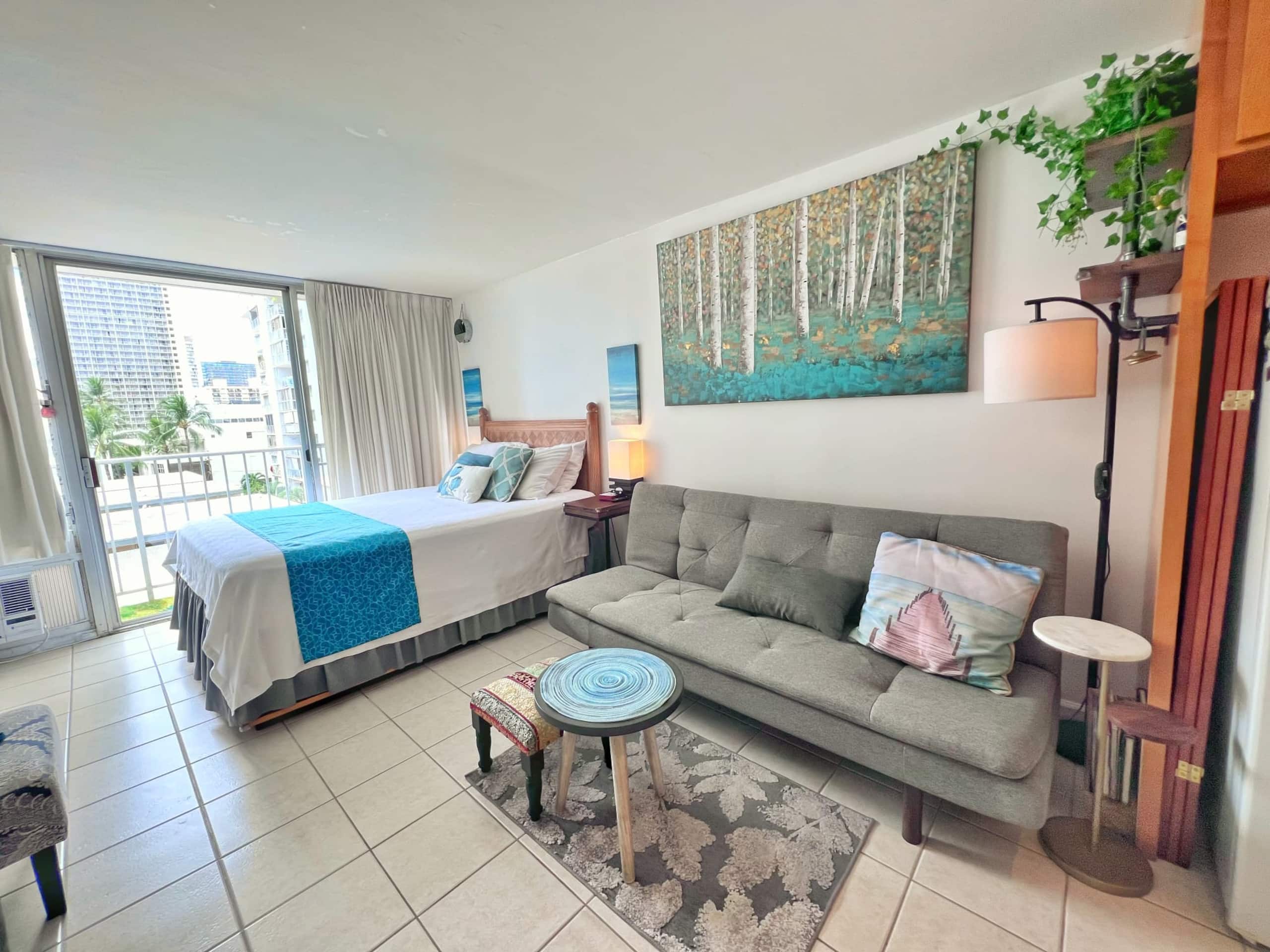 Condo in Honolulu · ★4.89 · 1 bedroom · 1 bed · 1 private bath - Image 2
