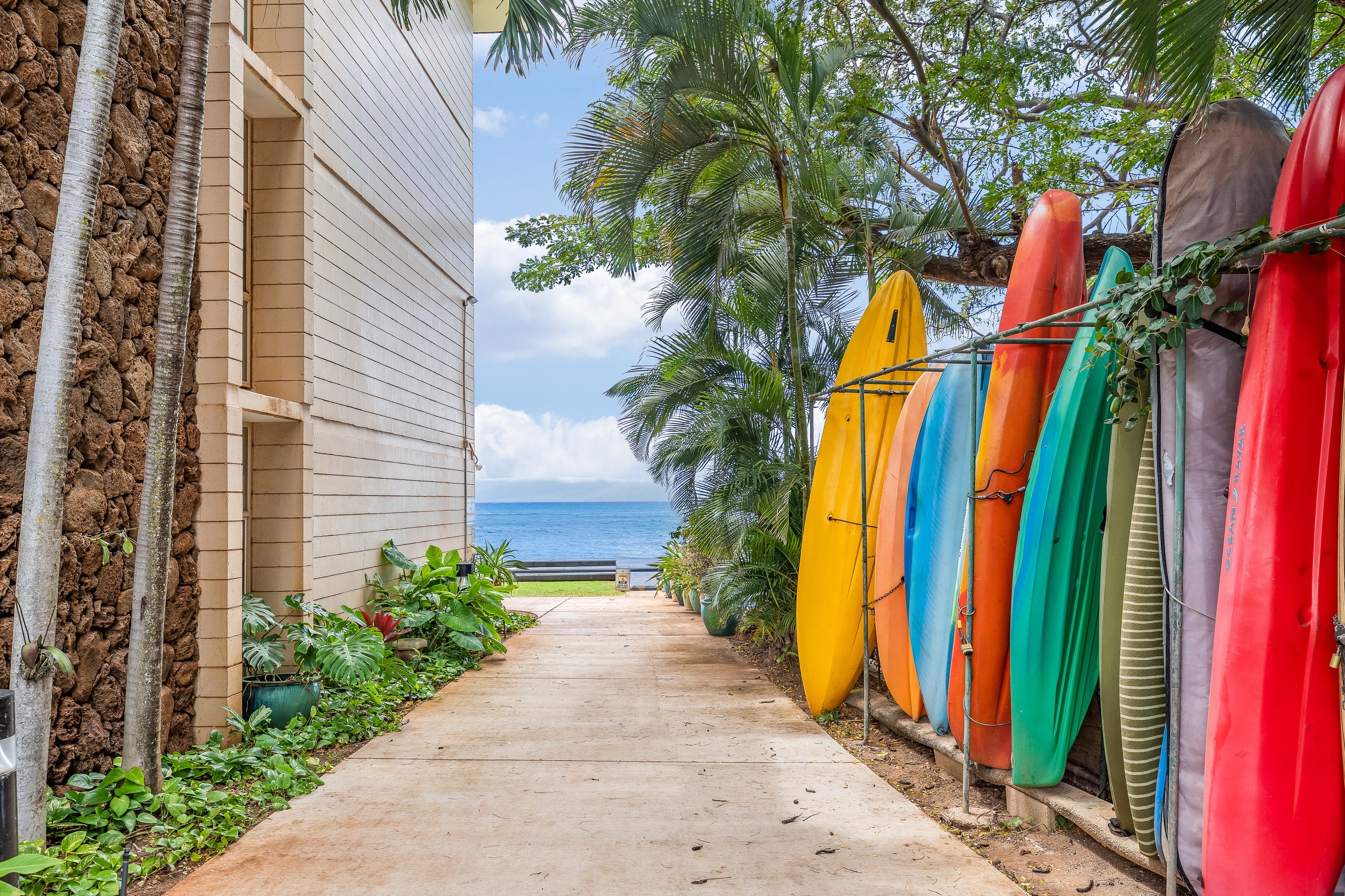Condo in Lahaina · ★4.8 · 1 bedroom · 2 beds · 1 bath - Image 38