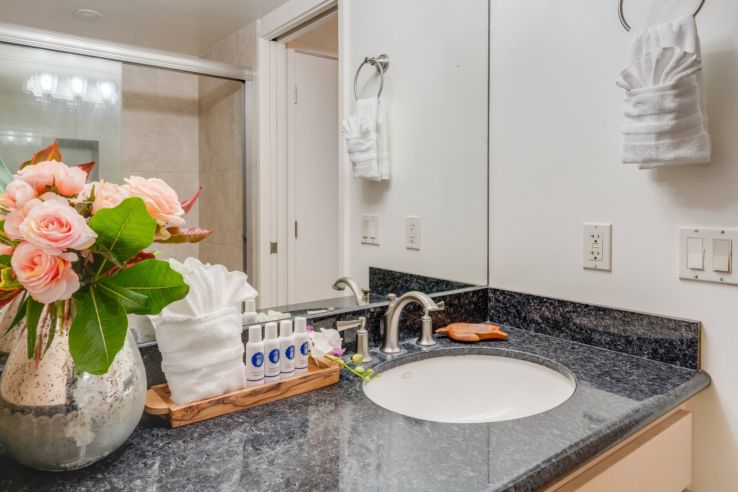 Condo in Lahaina · ★4.8 · 1 bedroom · 2 beds · 1 bath - Image 18